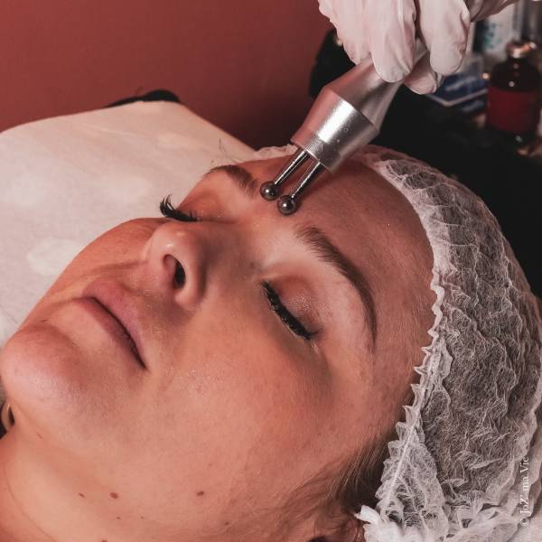 Soin du visage luxe Jet peel lyon